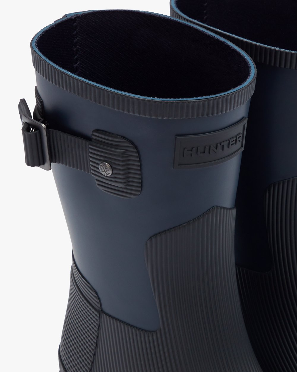 Women Hunter Refined Texture Block Slim Fit | Short Rain Boots Navy/Black | NZ-50249-MIWA